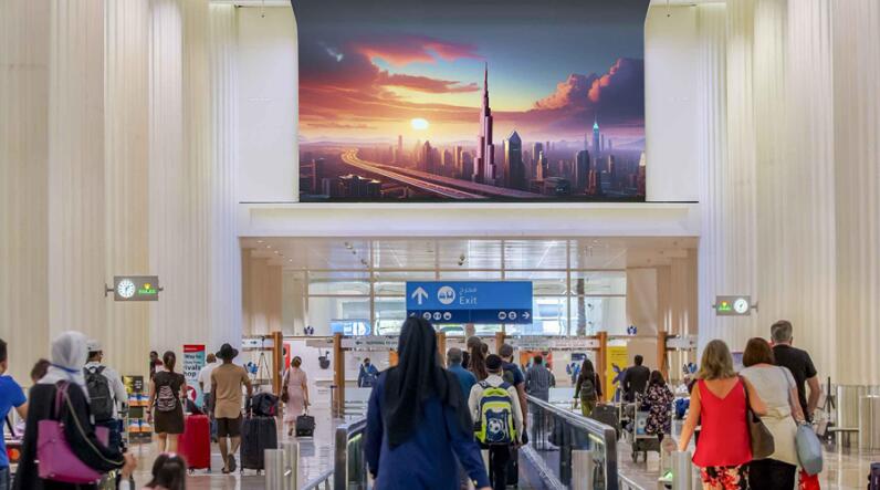 迪拜機(jī)場廣告